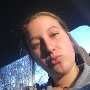 Meet your Posher, Alexia